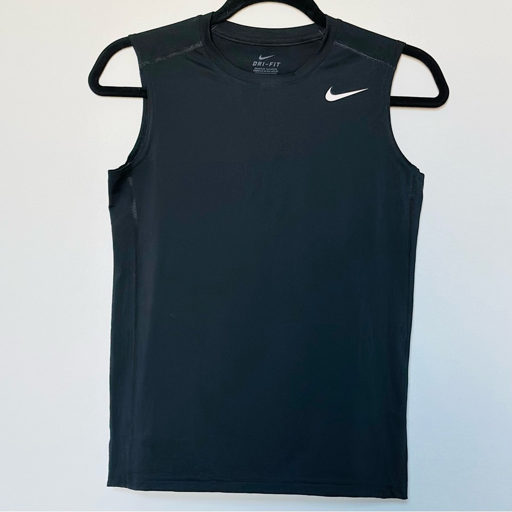 Nike Dri-FIT‎ Black Muscle Tee Tank atop juniors/youths size large
